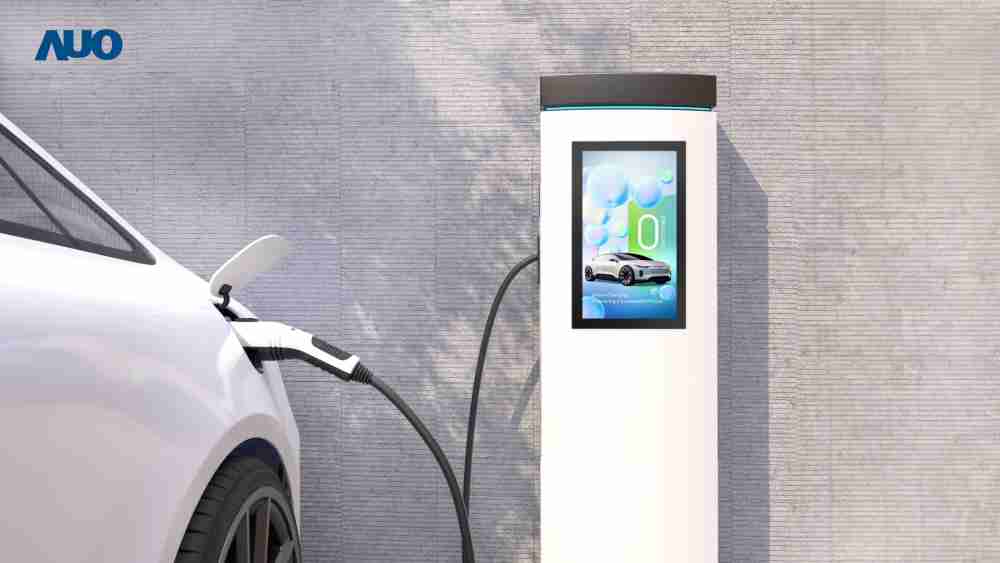 友達〝EVSE車用充電樁解決方案〞專為電動汽車充電樁設計，，，具有高亮度、、、、克服戶外艱難環境的耐溫、、耐紫外線等特性，，並搭載散熱性及擴充性強的高效能工業電腦，，，可實現人機互動訴求，，如資訊顯示、、、支付等應用